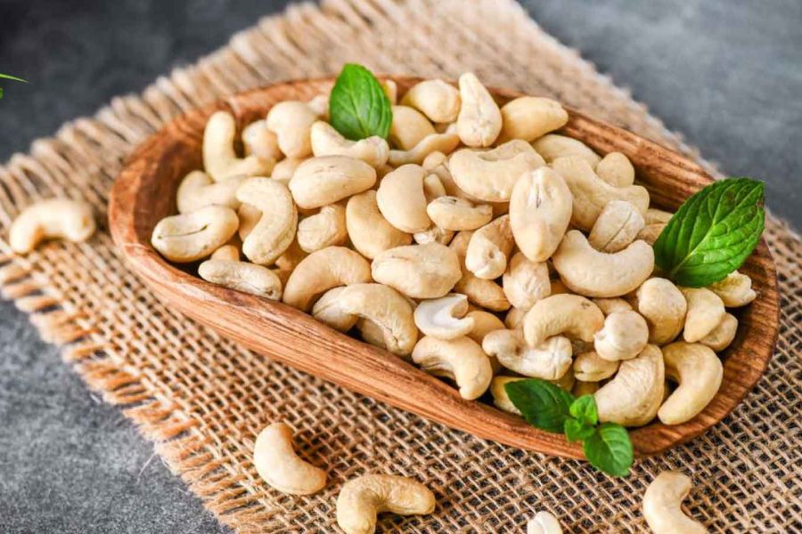 100g hạt điều bao nhiêu protein